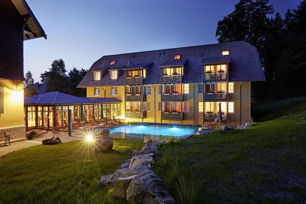 Ferien Residenz Bergfried Hotel Hinterzarten Exterior photo